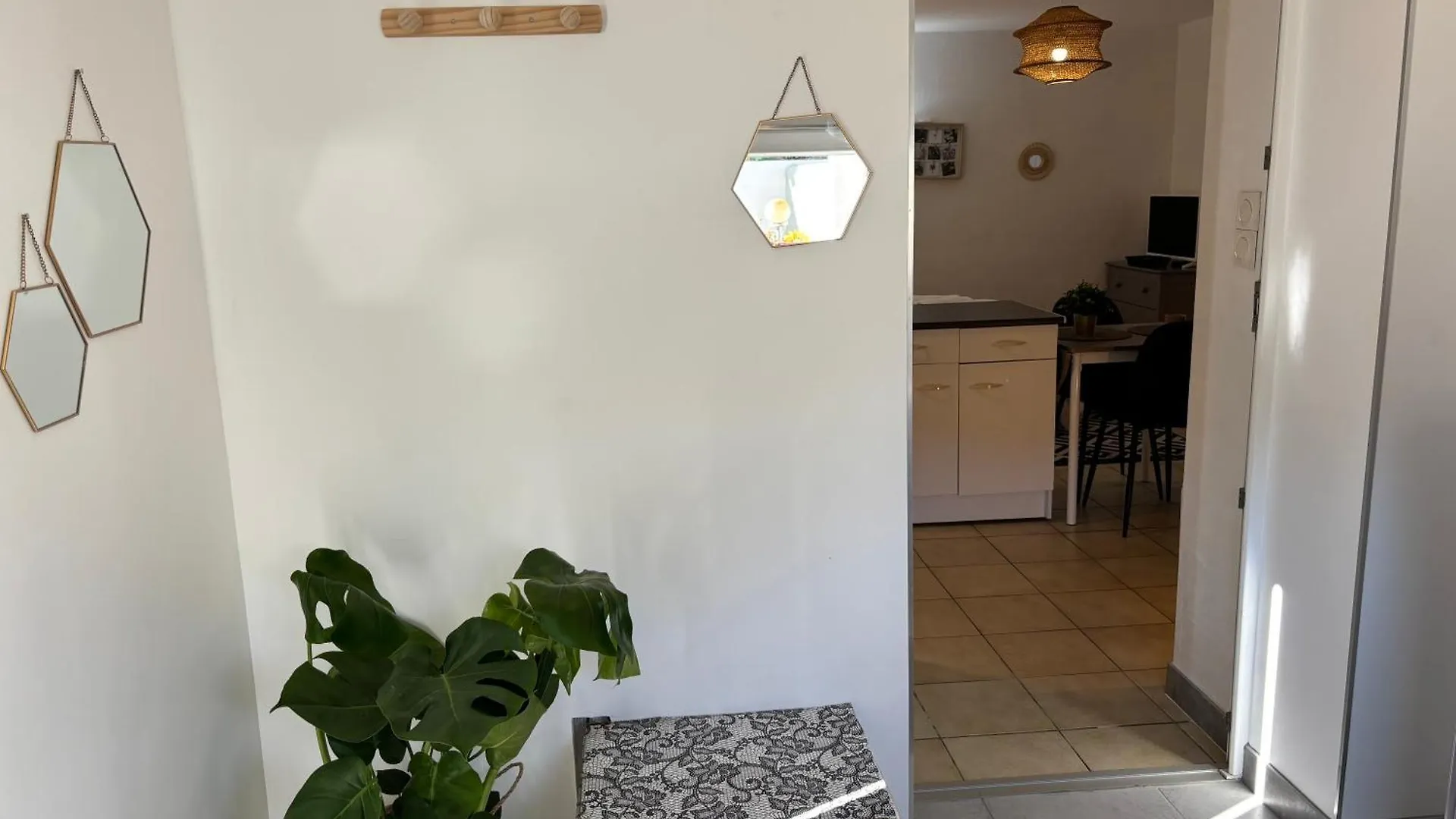 Studio Garden And Serenity, Near Eurexpo And Groupamastadium Saint-Priest  0*, Saint-Priest (Rhone) Frankrig